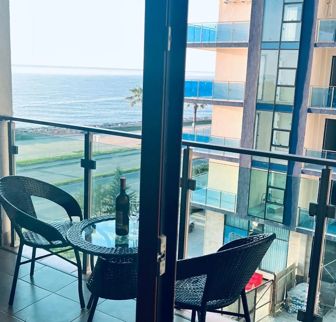 Ekas Seaside Apartment 바투미 조지아